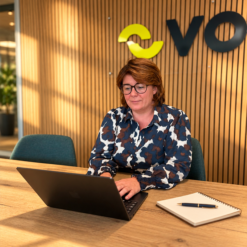 Hiring manager Vona